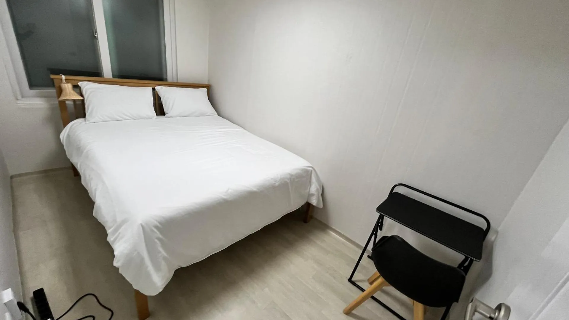 הוסטל סיאול Bueno Day - Near Hongdae & Historic Sites אכסניה