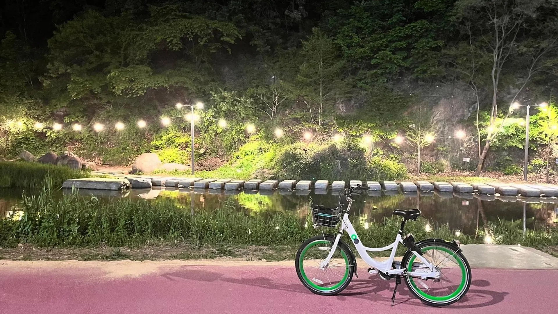 Bueno Day - Near Hongdae & Historic Sites Hostel Seoel